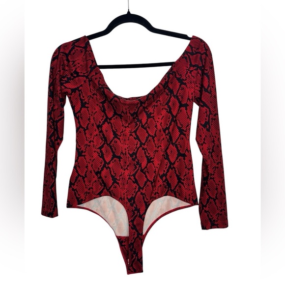 Guess Long Sleeve Neyva Bodysuit Red - Picture 2 of 10